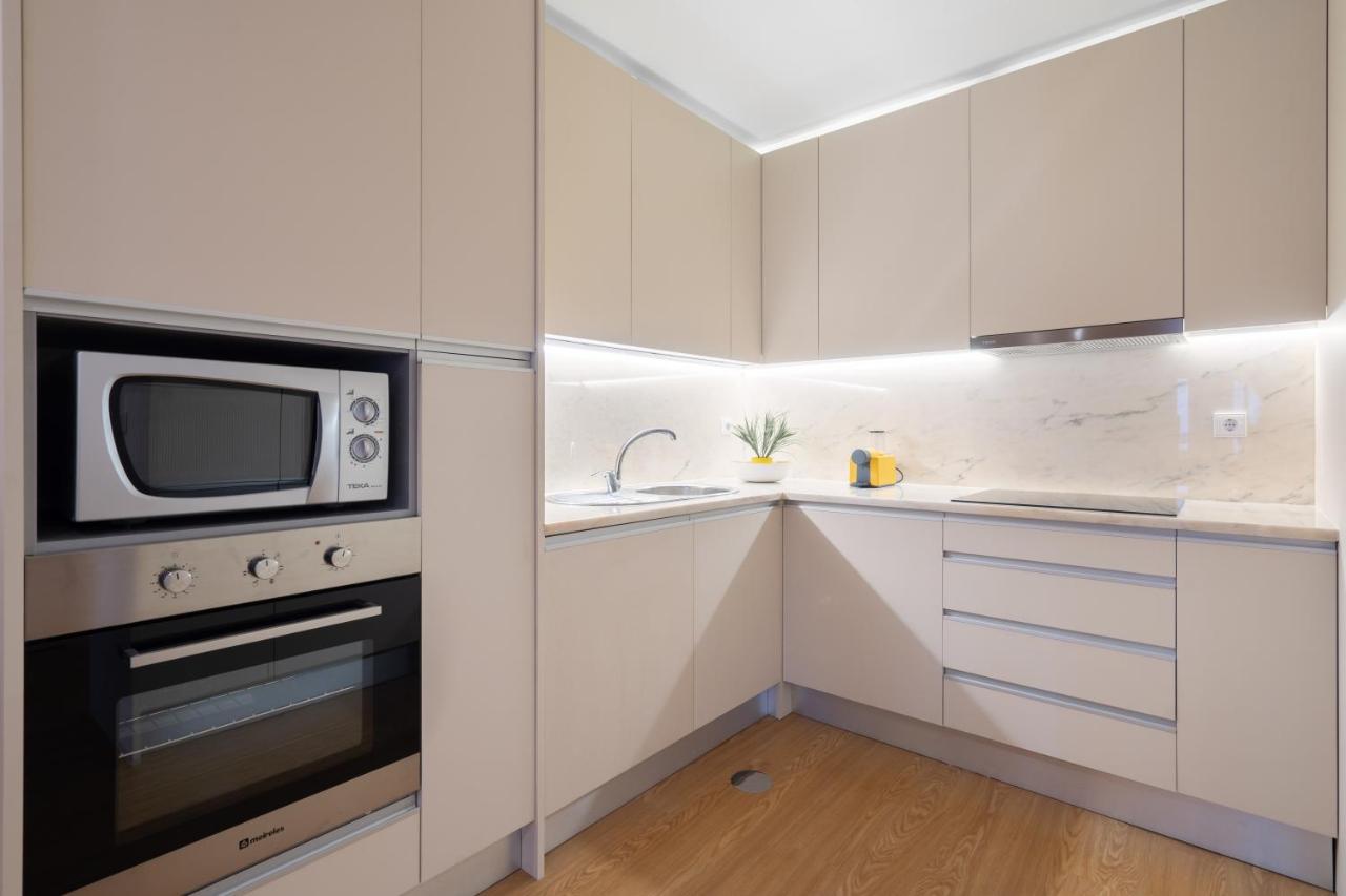 Host Wise - Colorful Bright Flat With Balcony Leilighet Porto Eksteriør bilde