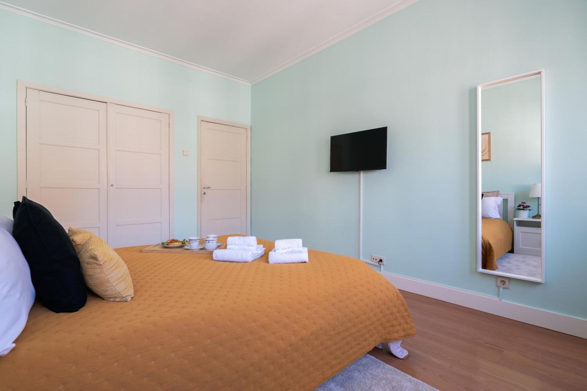Host Wise - Colorful Bright Flat With Balcony Leilighet Porto Rom bilde