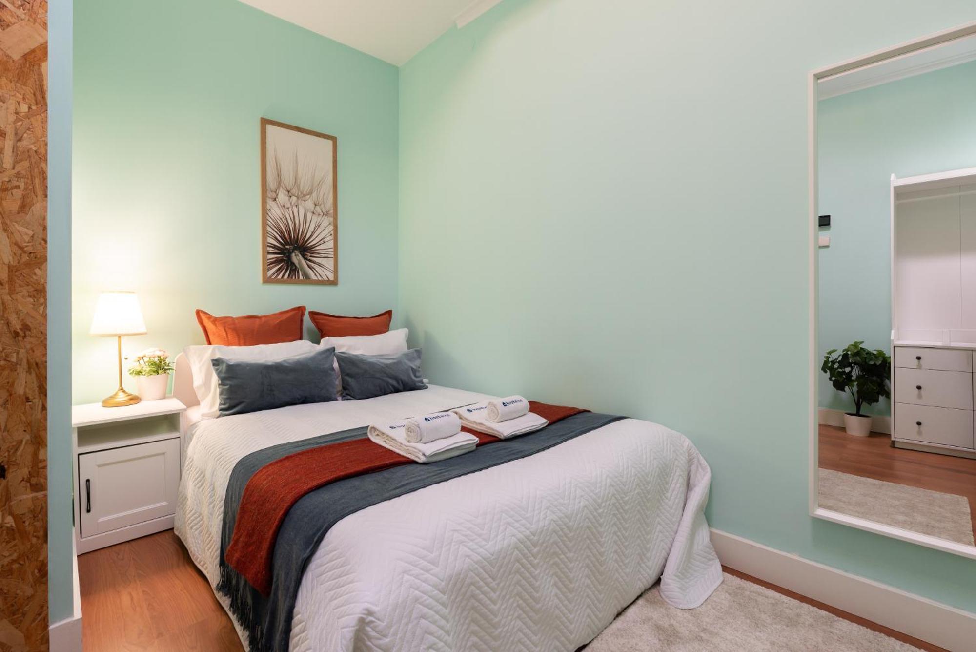 Host Wise - Colorful Bright Flat With Balcony Leilighet Porto Eksteriør bilde